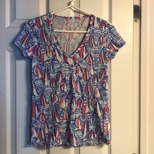 Lilly Pulitzer v neck t shirt